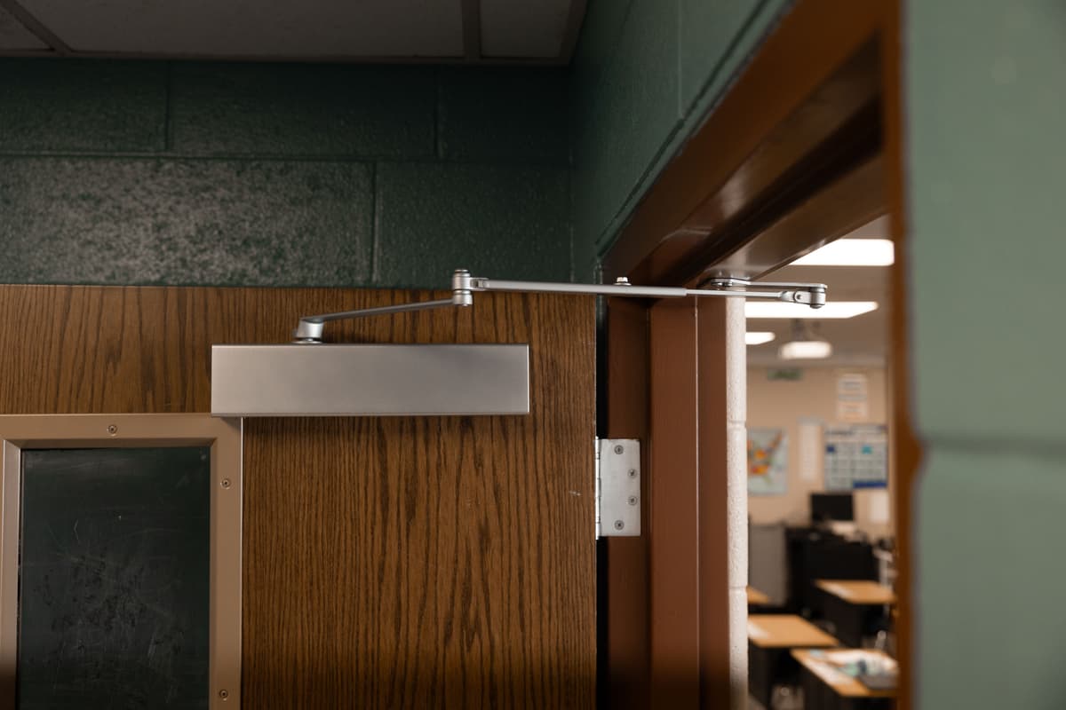 Universal Hardware Door Closers